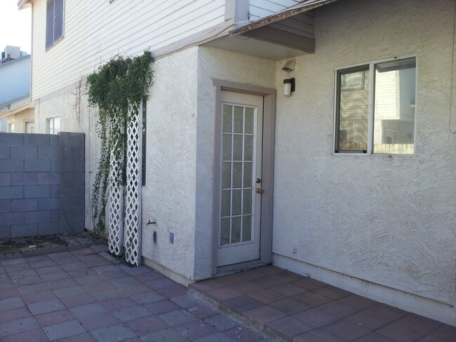 Building Photo - 5817 S 42nd St