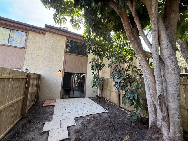 Building Photo - 3918 Mt Vernon Ave