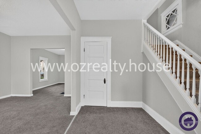 Building Photo - 640 Nesslewood Ave