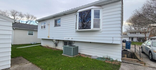 Foto del edificio - Great 3 Bedroom House in wonderful East Mo...