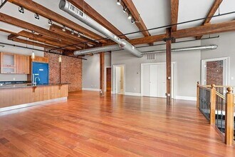 Building Photo - 126 N Washington St