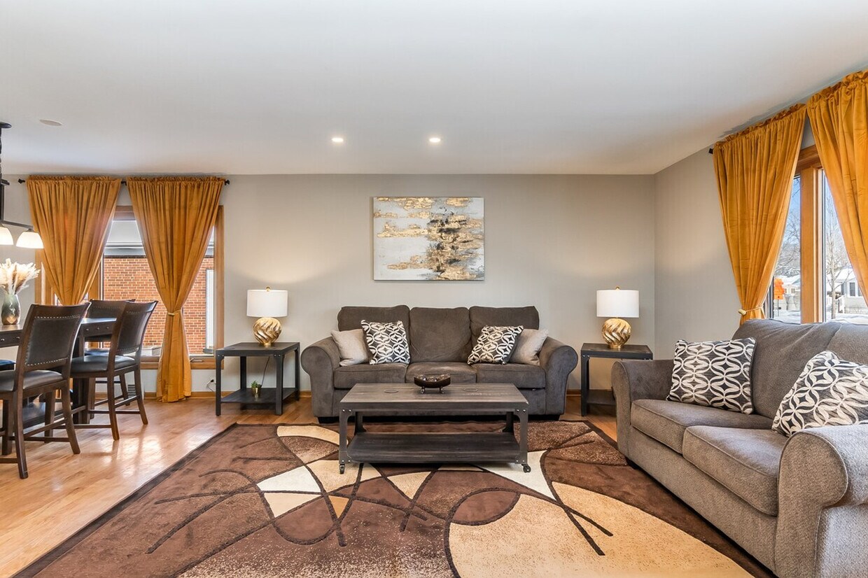 Foto principal - 330 N Maple St