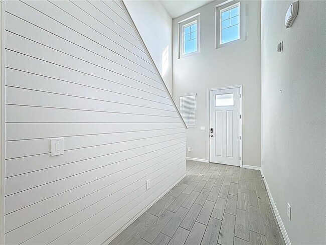 Foto del edificio - 7329 Boggy Crk Pl