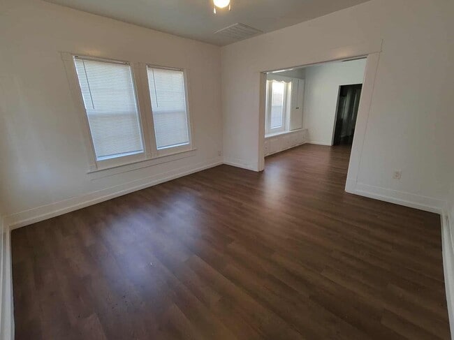 Building Photo - 2605 Birmingham Ave