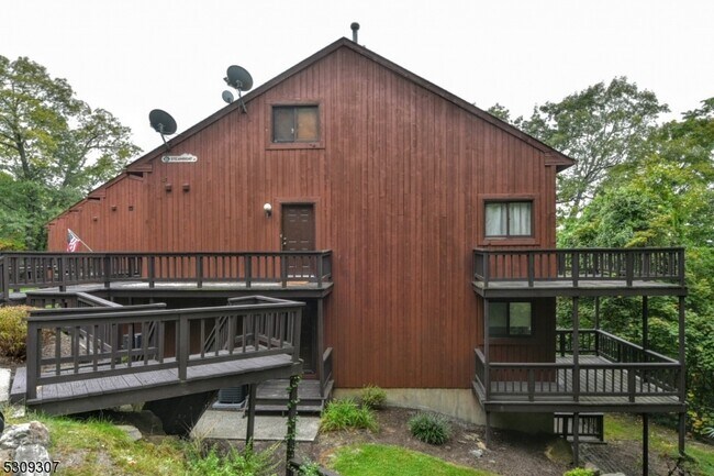 Foto del edificio - 6 Steamboat Dr