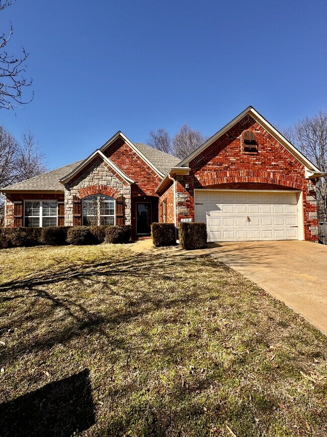 Building Photo - 2591 N Tragalger Dr.