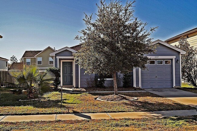 Building Photo - 6527 Fairbrook Park Ln