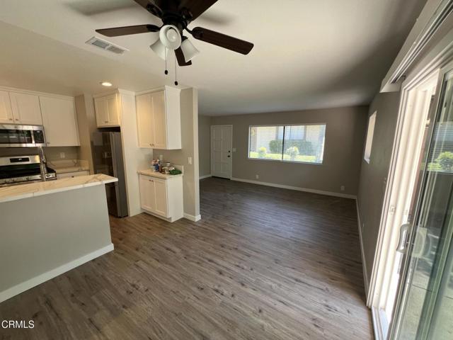 Foto del edificio - 736 Thoreau Ln