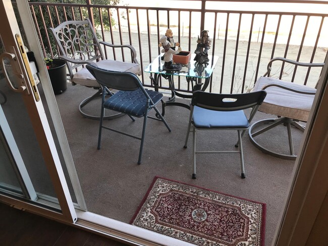 Foto del edificio - 5252 Coldwater Canyon Ave