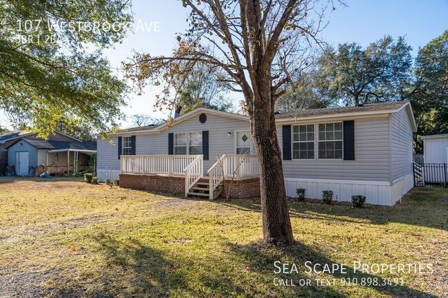 Building Photo - *STUDENTS WELCOME* Updated 3Bd/2Ba Home ne...