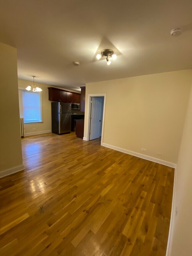 Foto del edificio - 4548 W George St