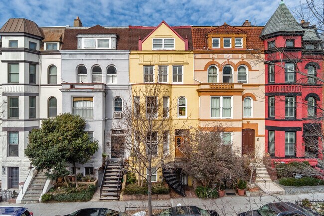 Building Photo - 1863 Mintwood Pl NW