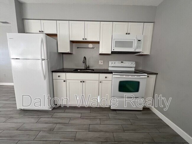 Building Photo - 1268 Pinehurst Rd