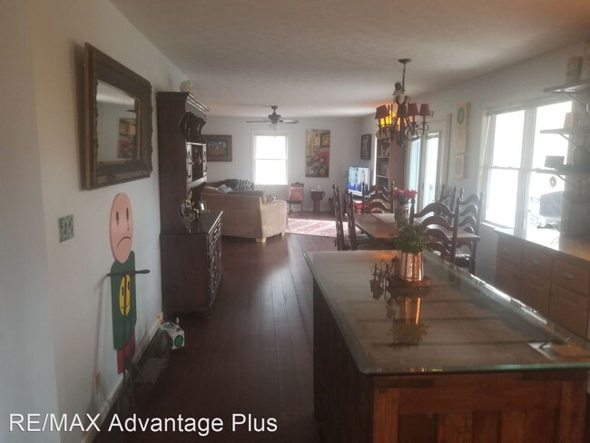 Building Photo - 3 br, 3 bath House - 11 Mountain View DR