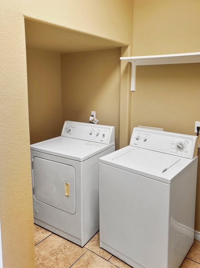 Foto del edificio - 1710 Ulit Ave