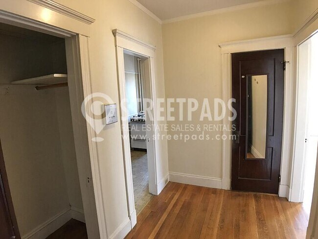 Foto del edificio - bedroom in Malden MA 02148