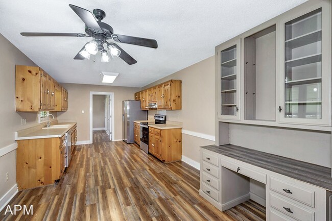 Building Photo - 4 br, 3 bath House - 2809 Carrington Dr SW