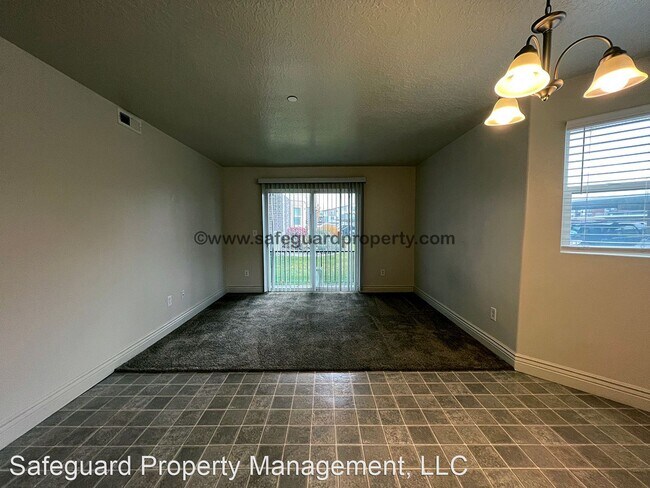 Building Photo - 3 br, 2 bath House - 8248 S. Resaca Drive, J4