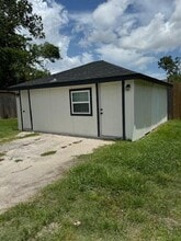 Building Photo - 4049 Lucille St