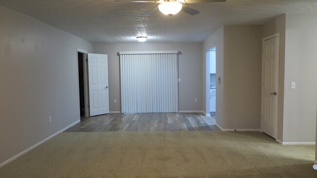 Building Photo - 133 E Branch Rd