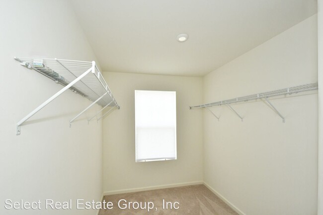 Building Photo - 3 br, 2.5 bath House - 808 Fraternity Row