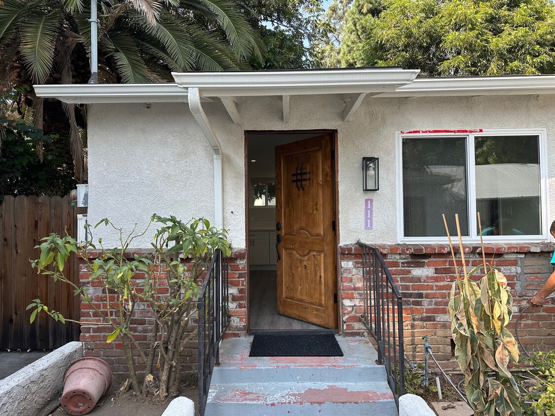 front door - 111 W Claremont St