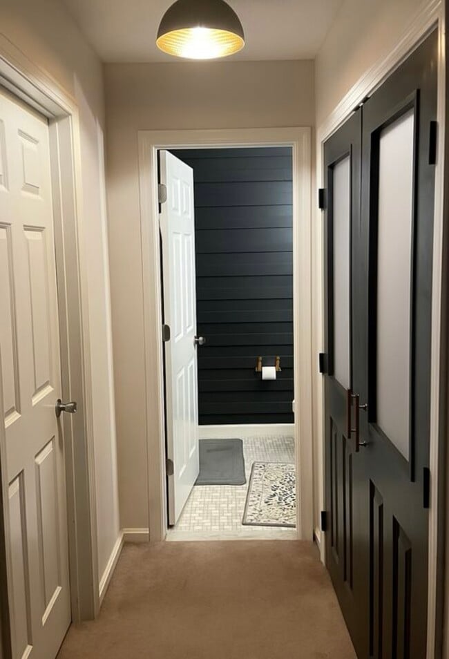 Building Photo - 66 Simsbury Lndg