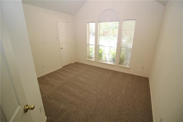 Building Photo - 9814 Honeysuckle Dr