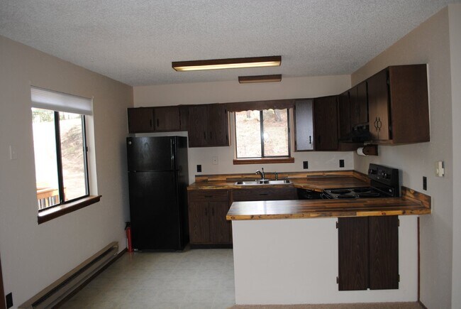Foto del edificio - Nice Mountain Cabin with Great Views!