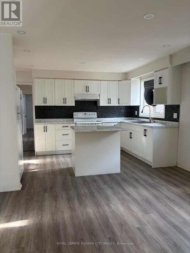 Photo du bâtiment - 66 Skelton Blvd