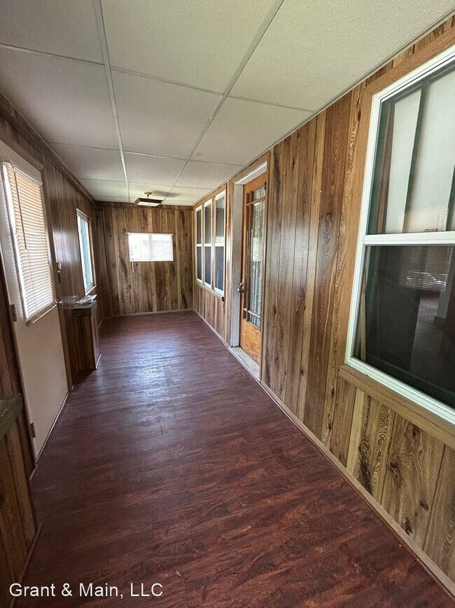 Building Photo - 4 br, 1 bath House - 729 Highland St