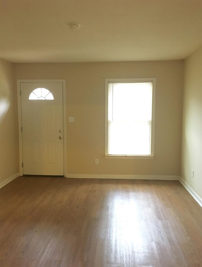 Foto del edificio - 2012 Hamorton Pl