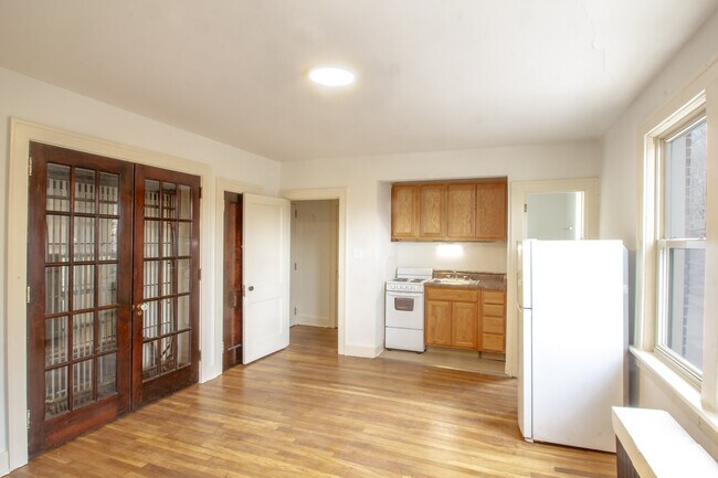 Building Photo - 301 S Trenton Ave