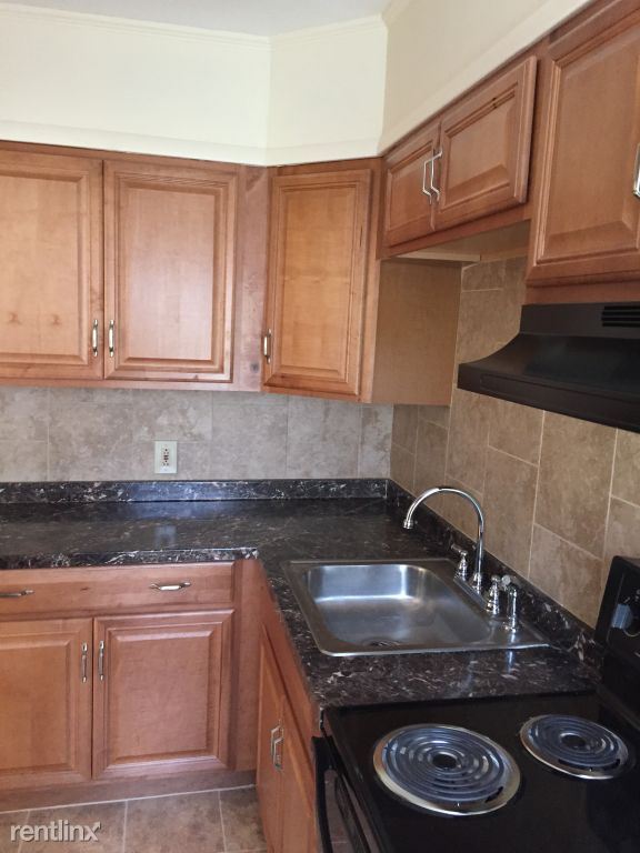 Building Photo - 2703 Hollywood Ct