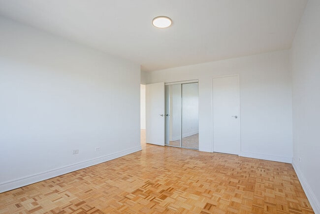 Building Photo - Gestion Forest Hill