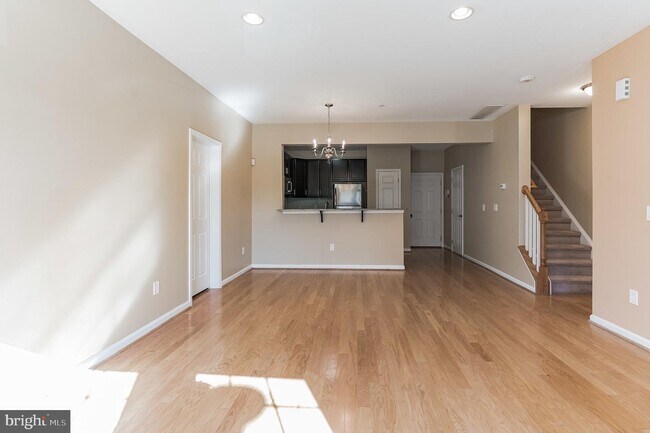 Building Photo - 4461 Driftwood Dr