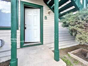 Building Photo - 1185 Mazatlan Cir