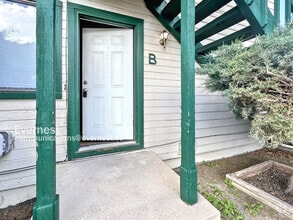 Building Photo - 1185 Mazatlan Cir