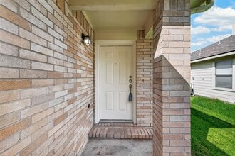 Building Photo - 25202 Clover Ranch Dr