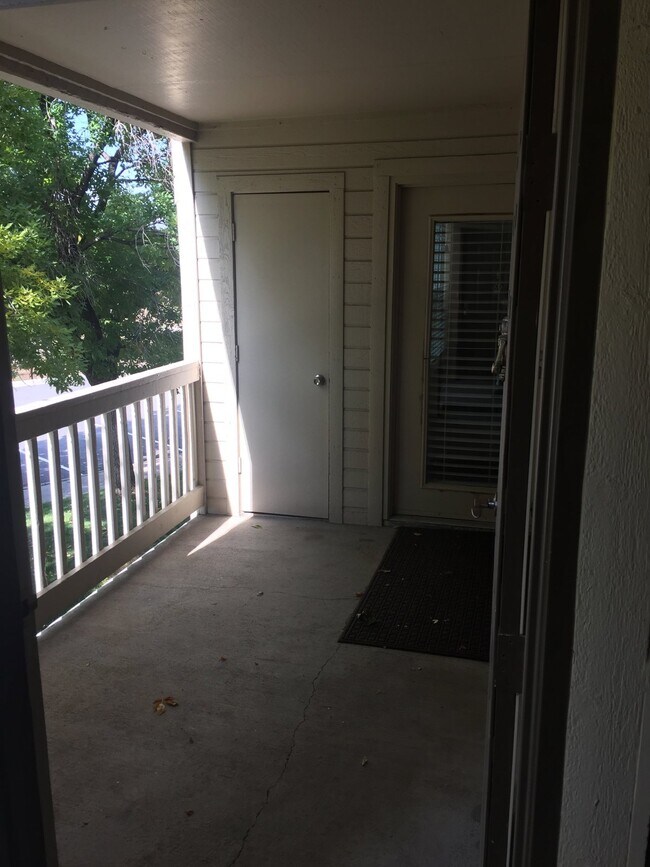 Foto del edificio - Two Bedroom/2 Bath DTC Condo for Rent-Ligh...