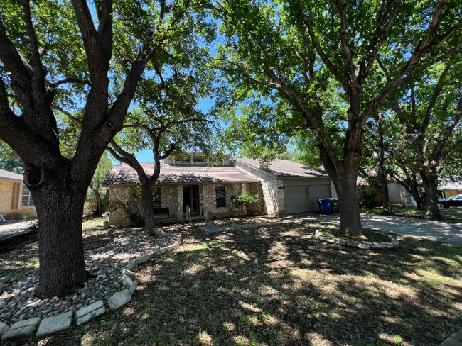 Foto del edificio - 6210 Welles Creek Dr