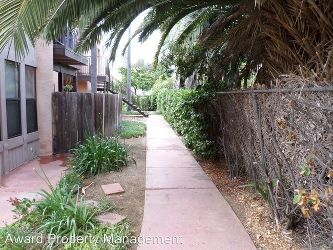 Building Photo - 1803 Via Las Palmas