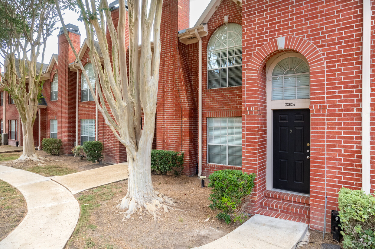 Primary Photo - Miramar Townhomes