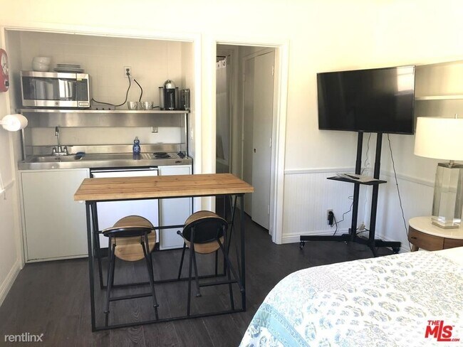 Foto del edificio - 23231 Palm Canyon Ln