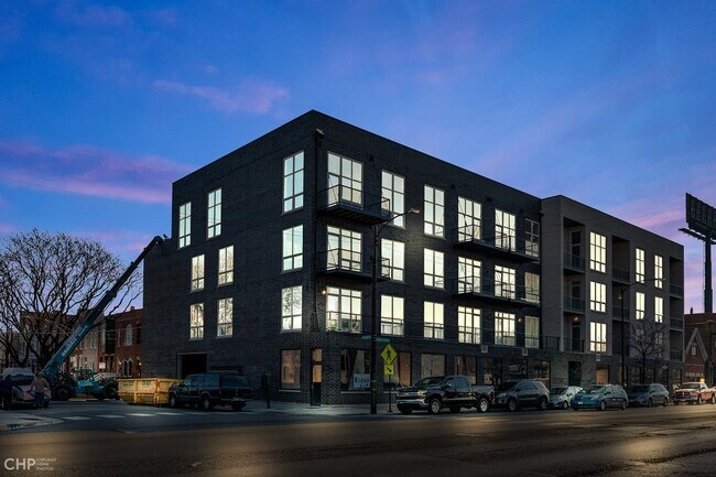 Building Photo - 2443 N Western Ave