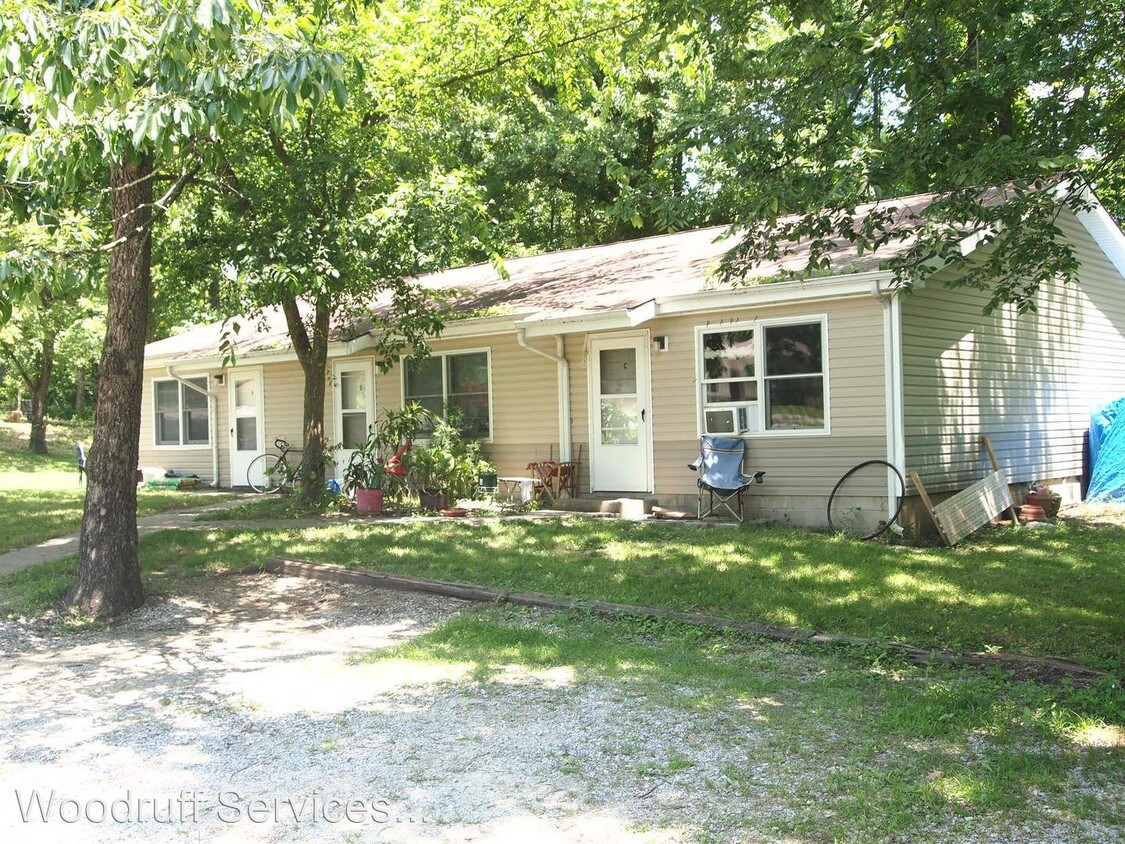 Primary Photo - 1 Twickingham Ln