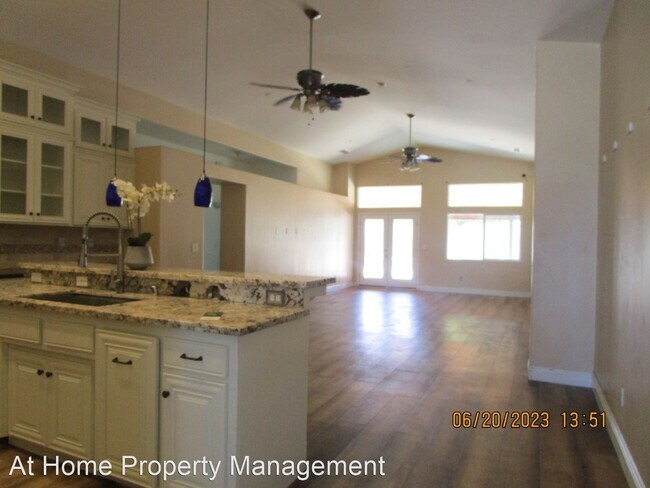 Foto del edificio - 5 br, 2 bath House - 9320 Cadbury Dr