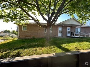 Building Photo - 409-411 S Roosevelt Ave