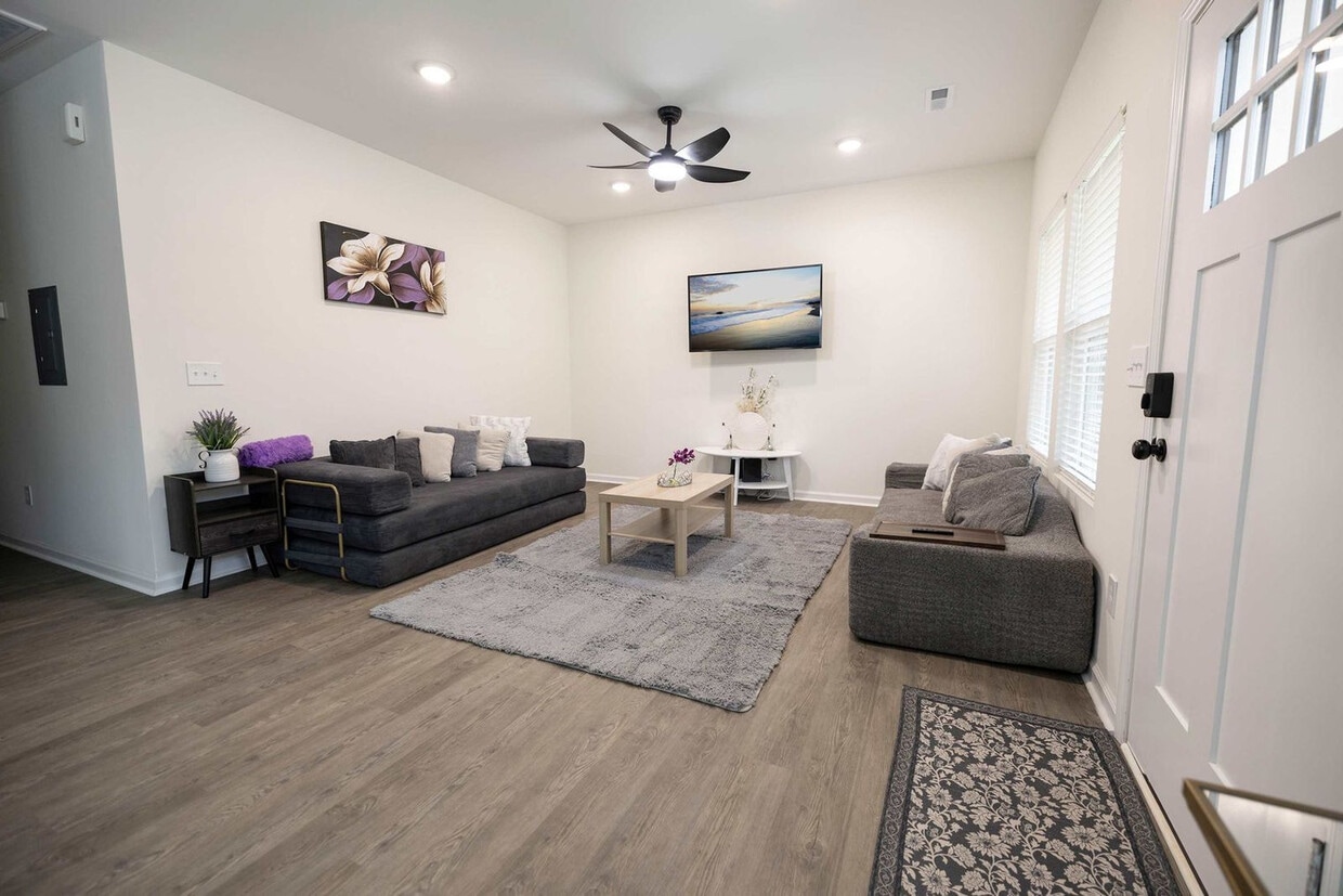Foto principal - 435 Cleveland Ct