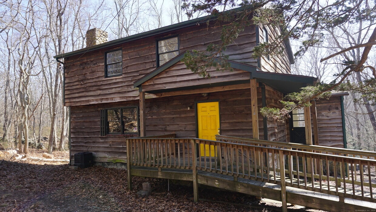 Primary Photo - 103 Pequotsepos Rd
